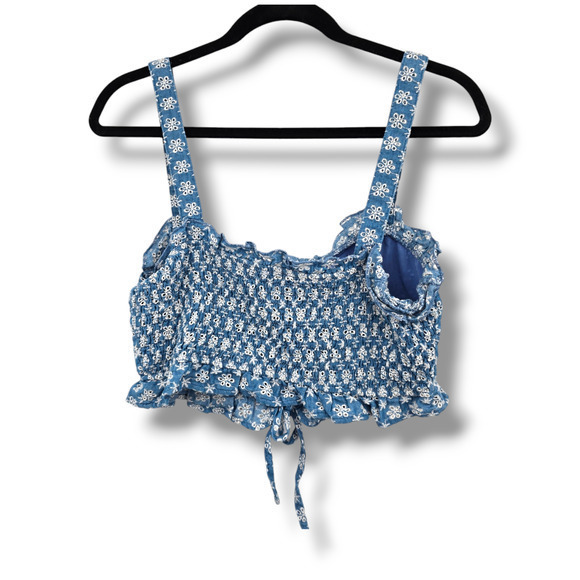 Le Lis Collection Women's Floral Eyelet Smocked Ruffle Cropped Tank Top Size M - Picture 2 of 9